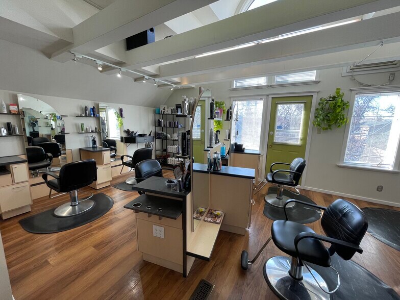 More Photos Of 598 Corydon Av, Winnipeg General Retail For Sale