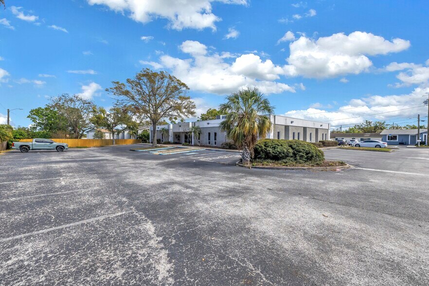 More Photos Of 9911 Seminole Blvd, Seminole Medical For Lease