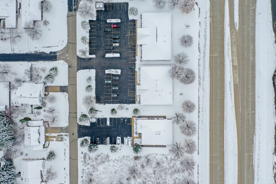 More Photos Of W6180 Aerotech Dr, Appleton Office For Lease