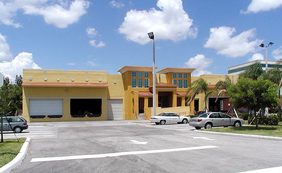 More Photos Of 8805 NW 35th Ln, Miami Light Distribution For Lease