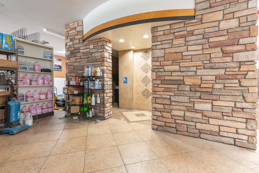 More Photos Of 802 Broadway, Wisconsin Dells Storefront Retail Office For Sale