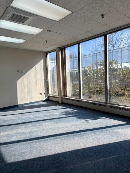 More Photos Of 2 Volvo Dr, Rockleigh Light Manufacturing For Lease