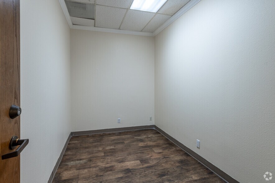 More Photos Of 171 S Anita Dr, Orange Medical For Lease