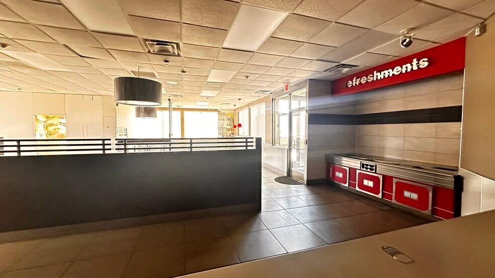 More Photos Of 34528 N Highway 45, Third Lake Fast Food For Lease