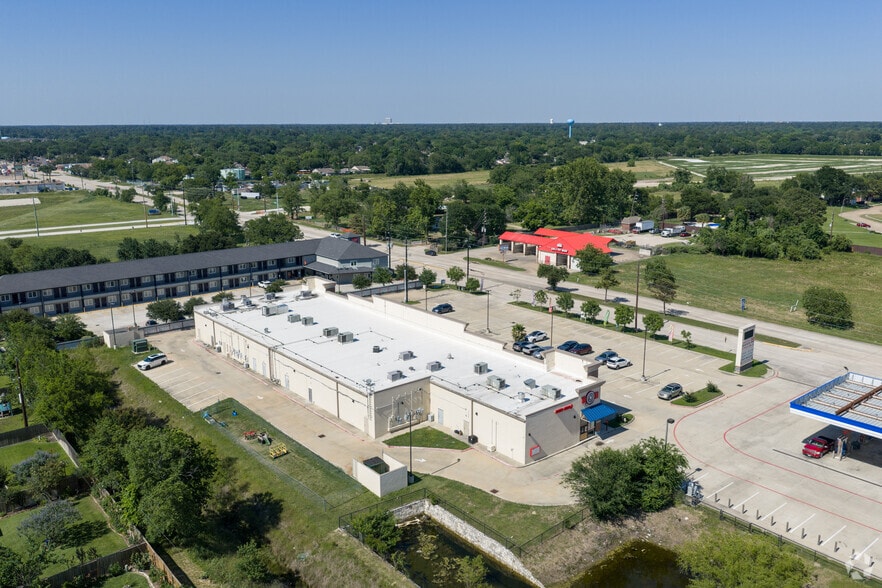 More Photos Of 10807 Huffmeister Rd, Houston Storefront Retail Office For Lease