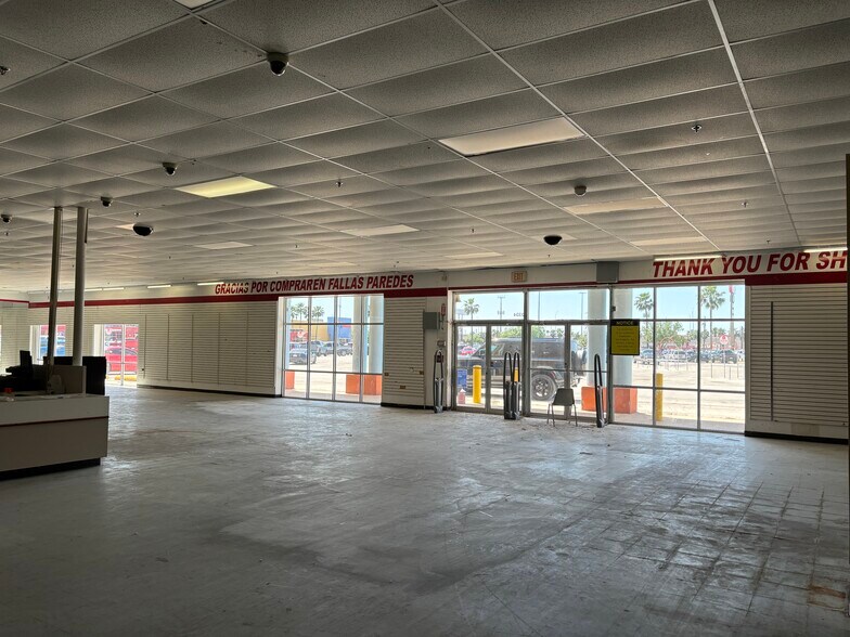 More Photos Of 2250-2334 Boca Chica Blvd, Brownsville Unknown For Lease