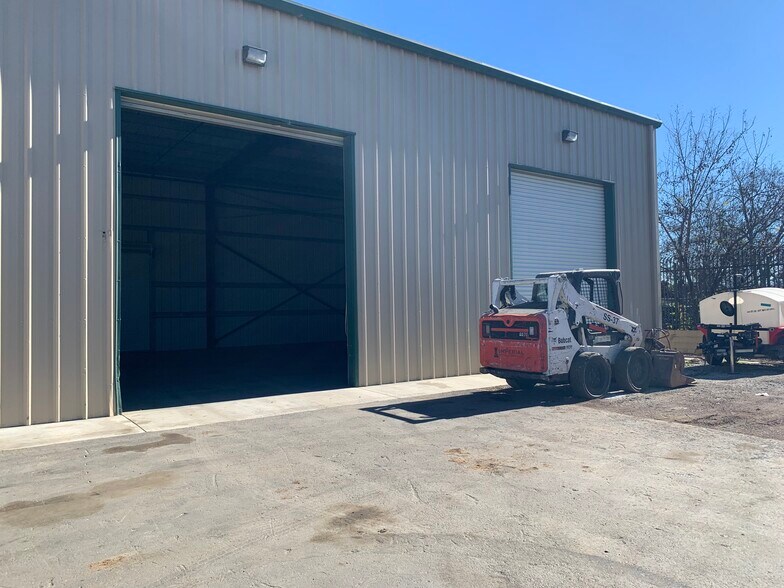 More Photos Of 11185 Roswell Ave, Pomona Warehouse For Lease