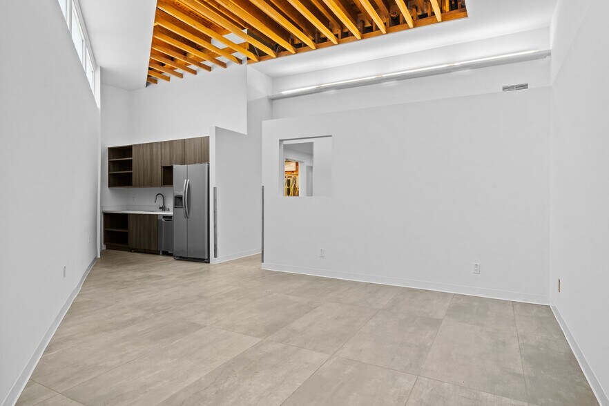 More Photos Of 8607 Venice Blvd, Los Angeles Loft Creative Space For Lease