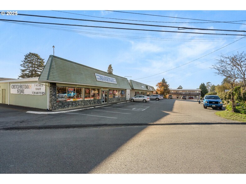 More Photos Of 16218 W Hoffeldt Ln, Brookings General Retail For Sale