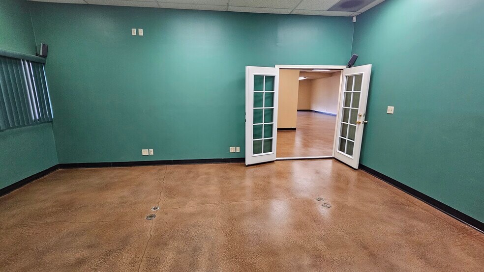 More Photos Of 1115 S Taylor Ave, Montebello Truck Terminal For Lease