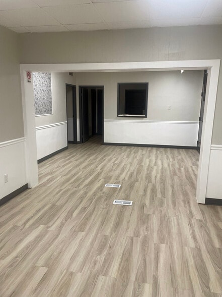 More Photos Of 3165 Myrtle Ave, Granite City Medical For Sale