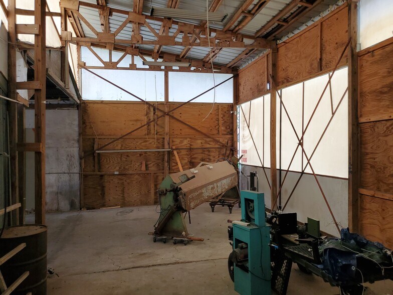 More Photos Of 3135 Golfcrest Blvd, Houston Storefront Retail Residential For Sale