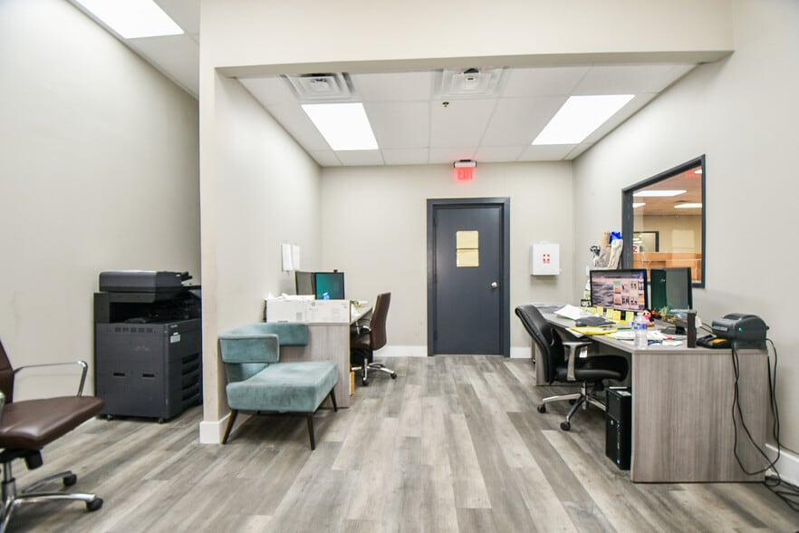 More Photos Of 10860 Rockley Rd, Houston Warehouse For Sale