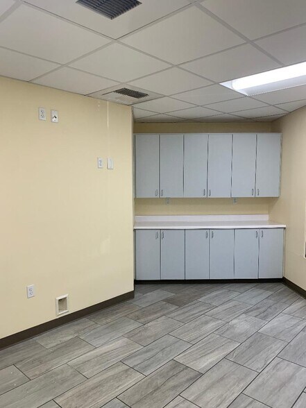 More Photos Of 200 E 4th St, Calexico Bank For Sale