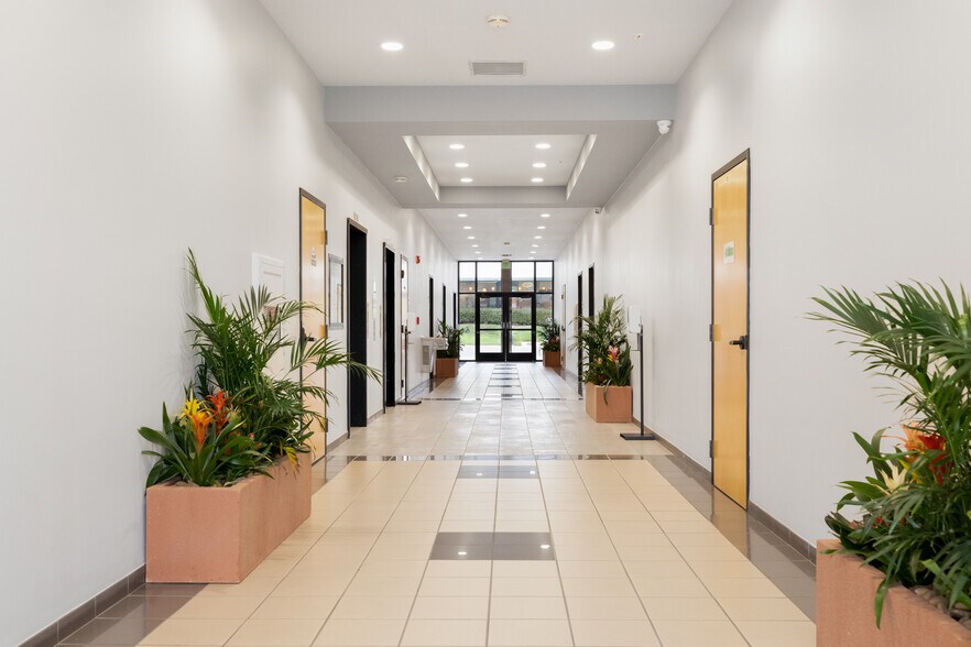 More Photos Of 6160 Mission Gorge Rd, San Diego Loft Creative Space For Lease