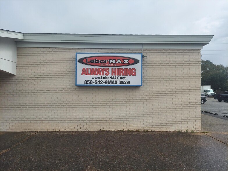 More Photos Of 180 E Burgess Rd, Pensacola Office For Lease