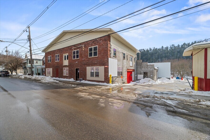 More Photos Of 309 Main St, Emlenton General Retail For Sale