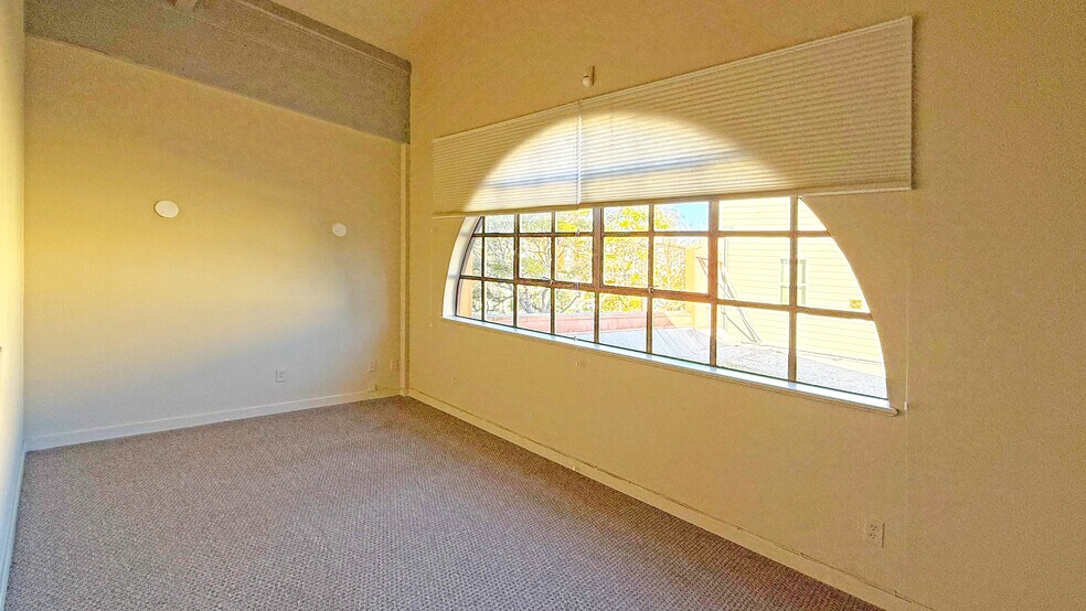 More Photos Of 2395-2399 Shattuck Ave, Berkeley Unknown For Lease