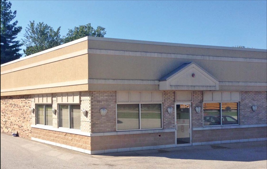 More Photos Of 777 E Algonquin Rd, Algonquin Storefront Retail Office For Lease
