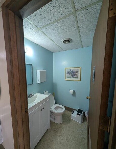 More Photos Of 6400 N University St, Peoria Religious Facility For Lease