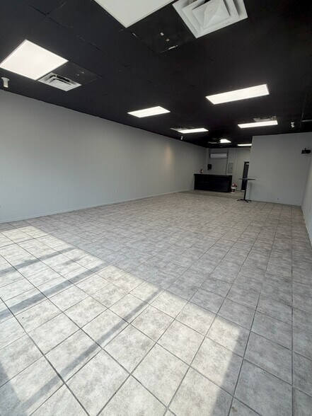 More Photos Of 1501-1535 Fortune Retail Ct, Kissimmee Storefront Retail Office For Lease