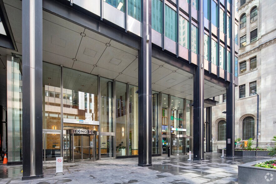 More Photos Of 11 King St W, Toronto Office For Lease