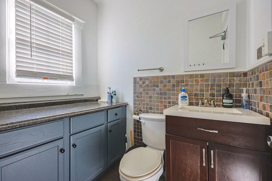 More Photos Of 1019 Berryville Ave, Winchester Storefront Retail Residential For Sale