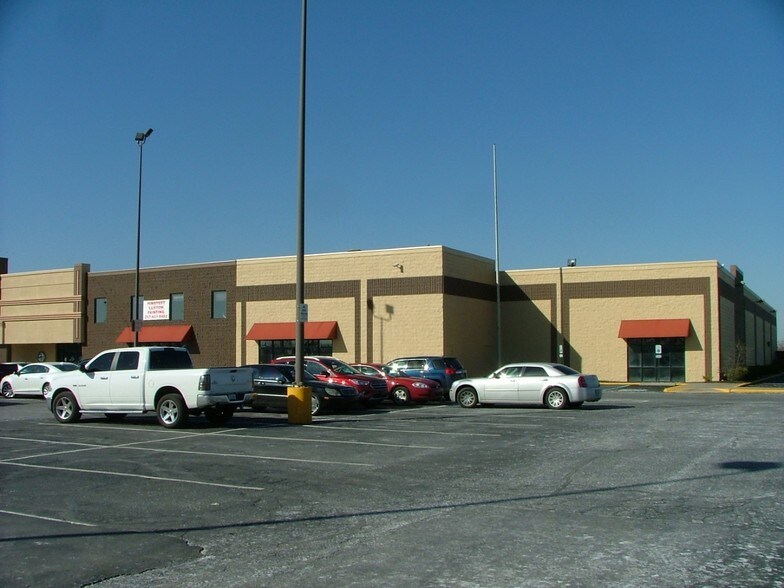 More Photos Of 7140 E Washington St, Indianapolis Freestanding For Lease