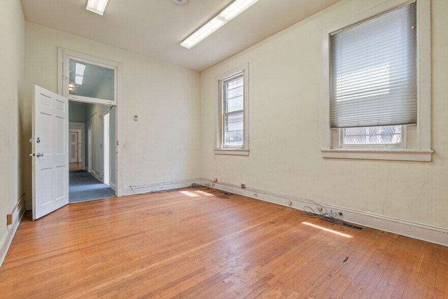 More Photos Of , Baltimore Office For Sale