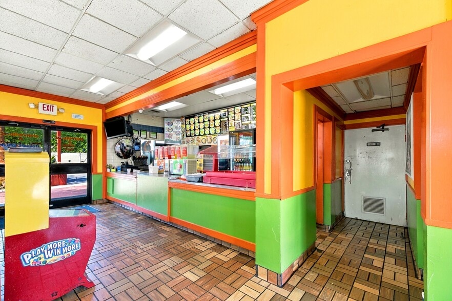 More Photos Of 5033 N 67th Ave, Glendale Fast Food For Sale
