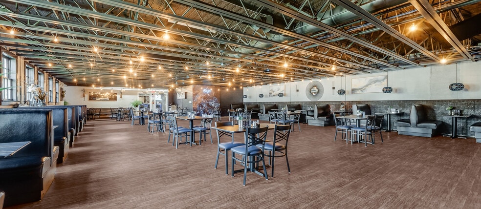 More Photos Of 801 E Park Ave, Fairmont Storefront For Sale