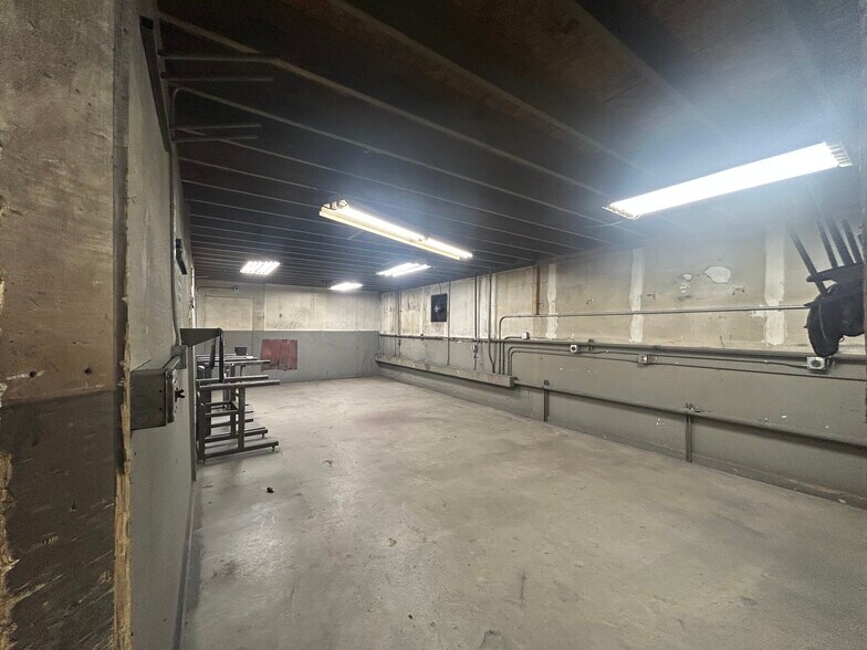 More Photos Of 9350 Shaver Rd, Portage Manufacturing For Sale