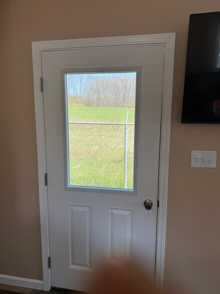 More Photos Of 4881 Pittsburgh Rd, Harrisville Light Distribution For Sale