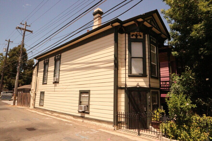 More Photos Of 1514 19th, Sacramento Multifamily For Sale