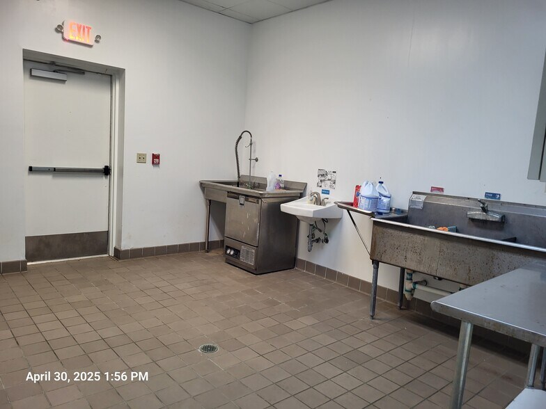 More Photos Of 3525 Russell Rd, Marianna Daycare Center For Sale