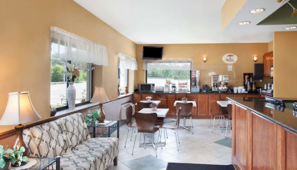 More Photos Of 3160 River Rd, River Grove Hotel For Sale