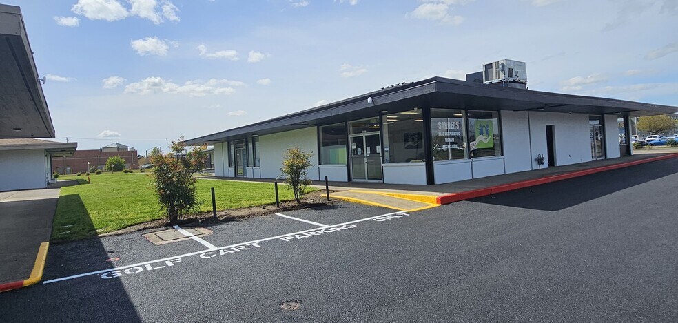 More Photos Of 2241-2247 Country Club Rd, Woodburn Unknown For Lease