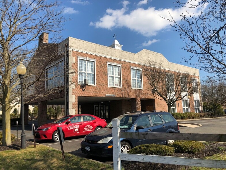 More Photos Of 375 Deer Park Ave, Babylon Medical For Lease