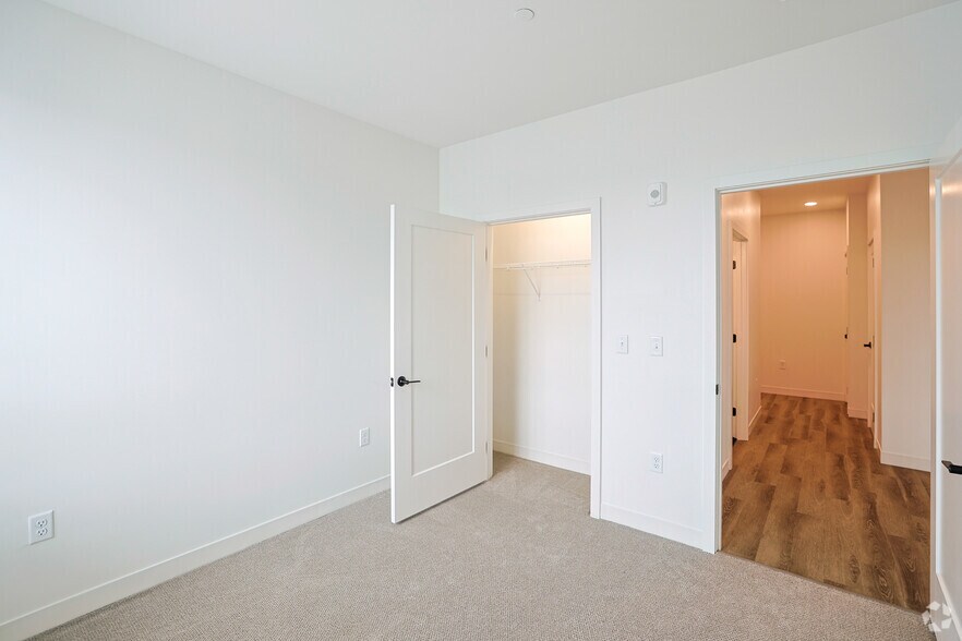 More Photos Of 484 2nd St, Everett Apartments For Lease