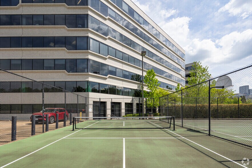 More Photos Of 1595 Spring Hill Rd, Vienna Unknown For Lease