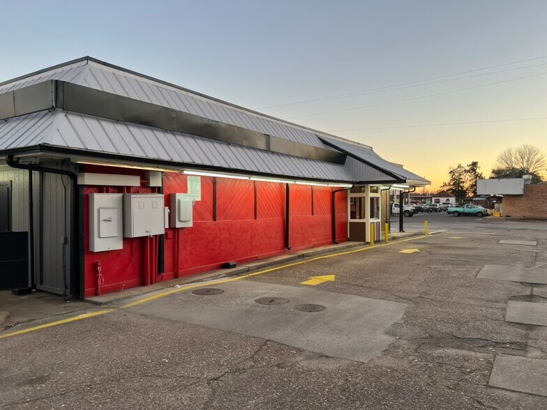 More Photos Of 206 W Houston St, Cleveland Fast Food For Sale