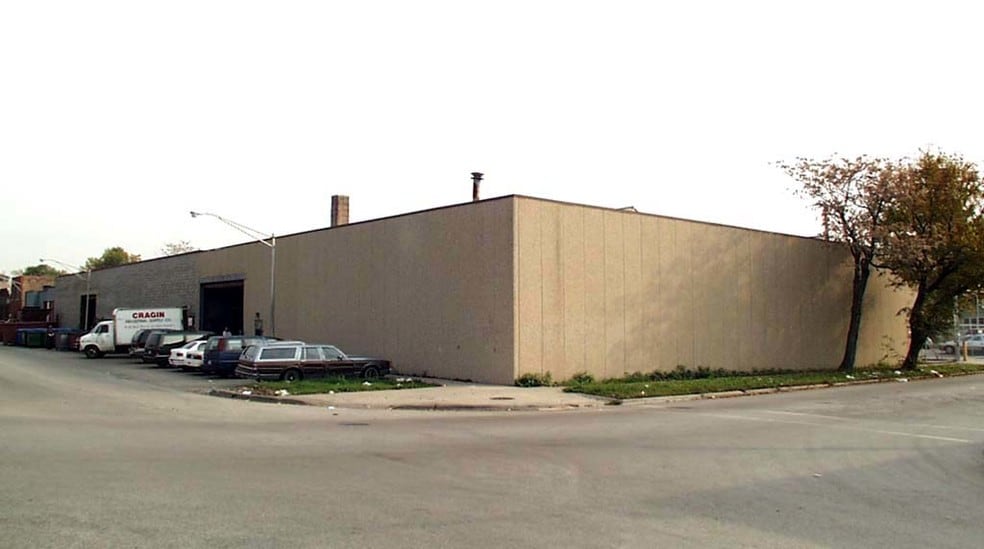 More Photos Of 4451 W Kinzie St, Chicago Warehouse For Lease