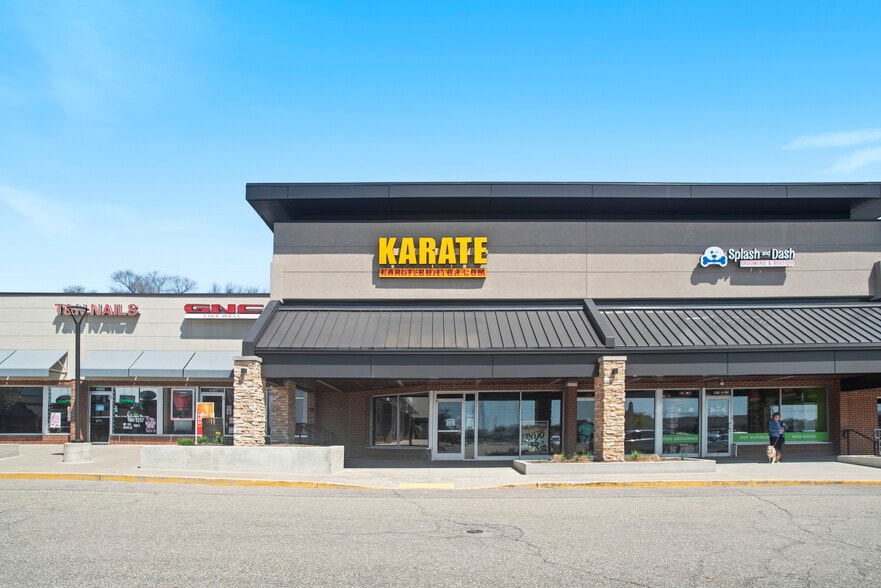 More Photos Of 6425-6479 28th St SE, Grand Rapids Storefront For Sale