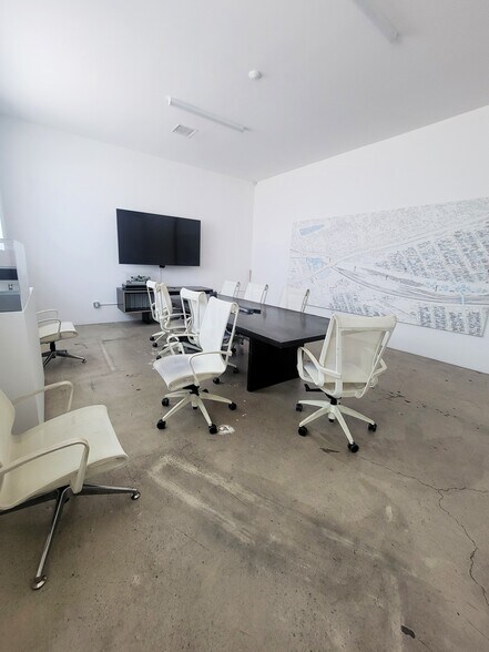 More Photos Of 4106 W Jefferson Blvd, Los Angeles Warehouse For Sale