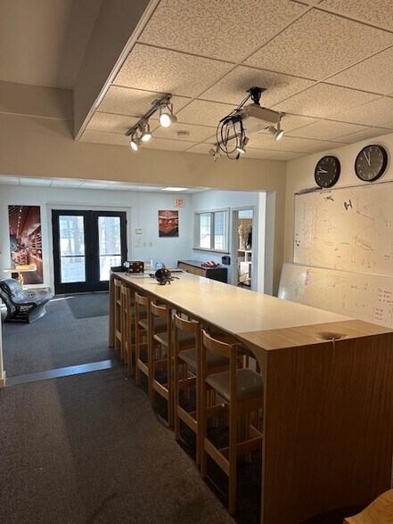 More Photos Of 9 Hale Spring Rd, Plaistow Manufacturing For Lease