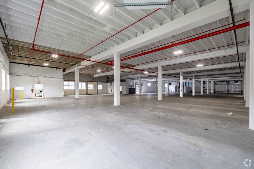 More Photos Of 41 Bancker St, Englewood Warehouse For Lease