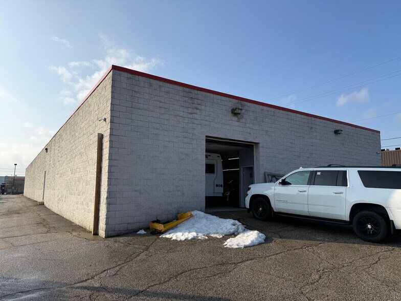 More Photos Of 4633 Northfield Rd, North Randall Freestanding For Sale