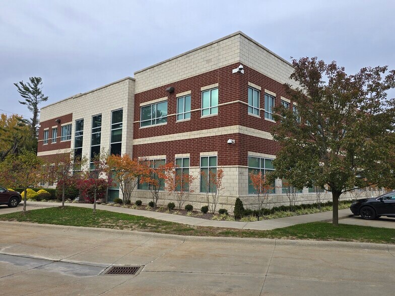More Photos Of 4500 Courthouse Blvd, Stow Office For Lease