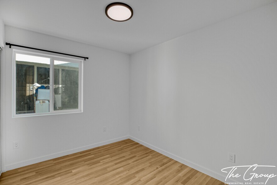 More Photos Of 856 W 47th St, Los Angeles Multifamily For Sale