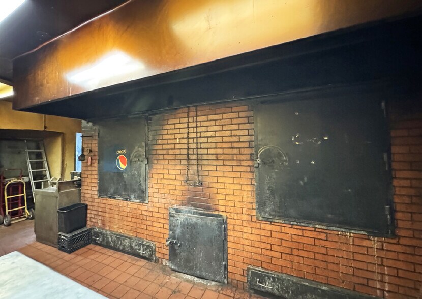 More Photos Of 5209 4th St NW, Albuquerque Restaurant For Sale